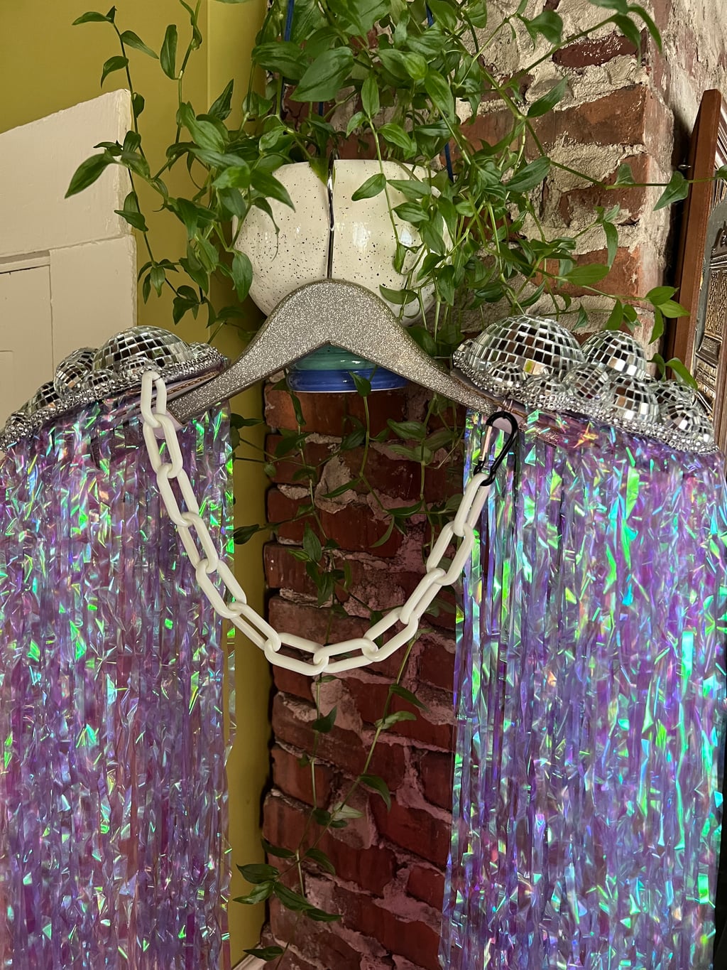 Shimmy and shake disco epaulets - view 2