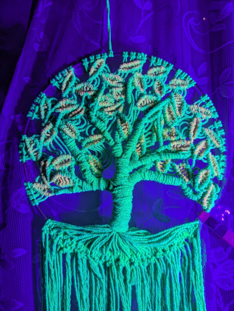 Blacklight 3D Macrame Tree in Green